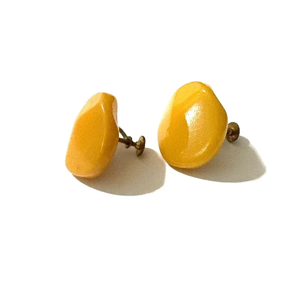 Vintage Bakelite Earrings Butterscotch Yellow Button Screw Back Mid Century 1”